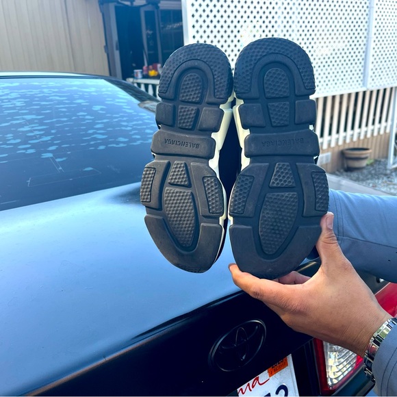 Balenciaga’s sneakers great condition - Picture 1 of 3